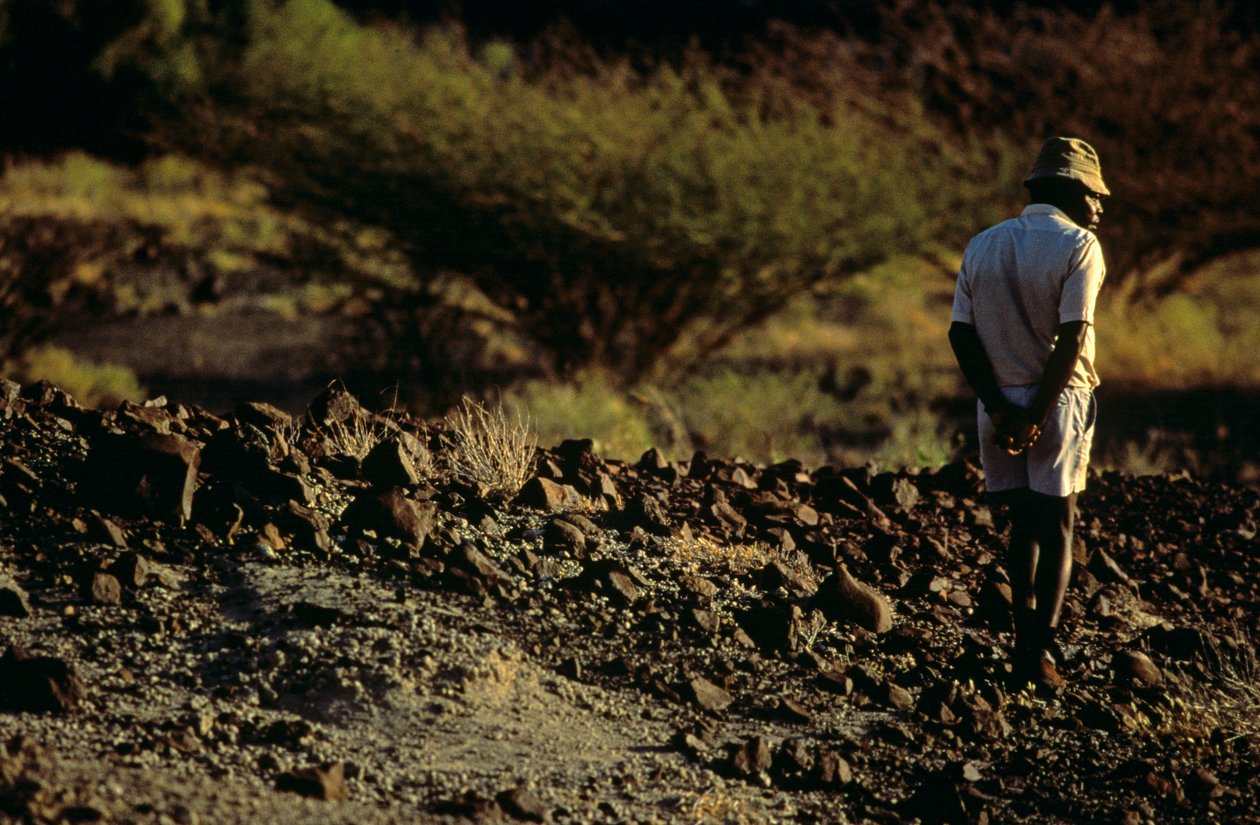 Fossiljæger, Kamoya Kimeu, leder af Hominid Gang, 2008 (foto) af Kenneth Garrett