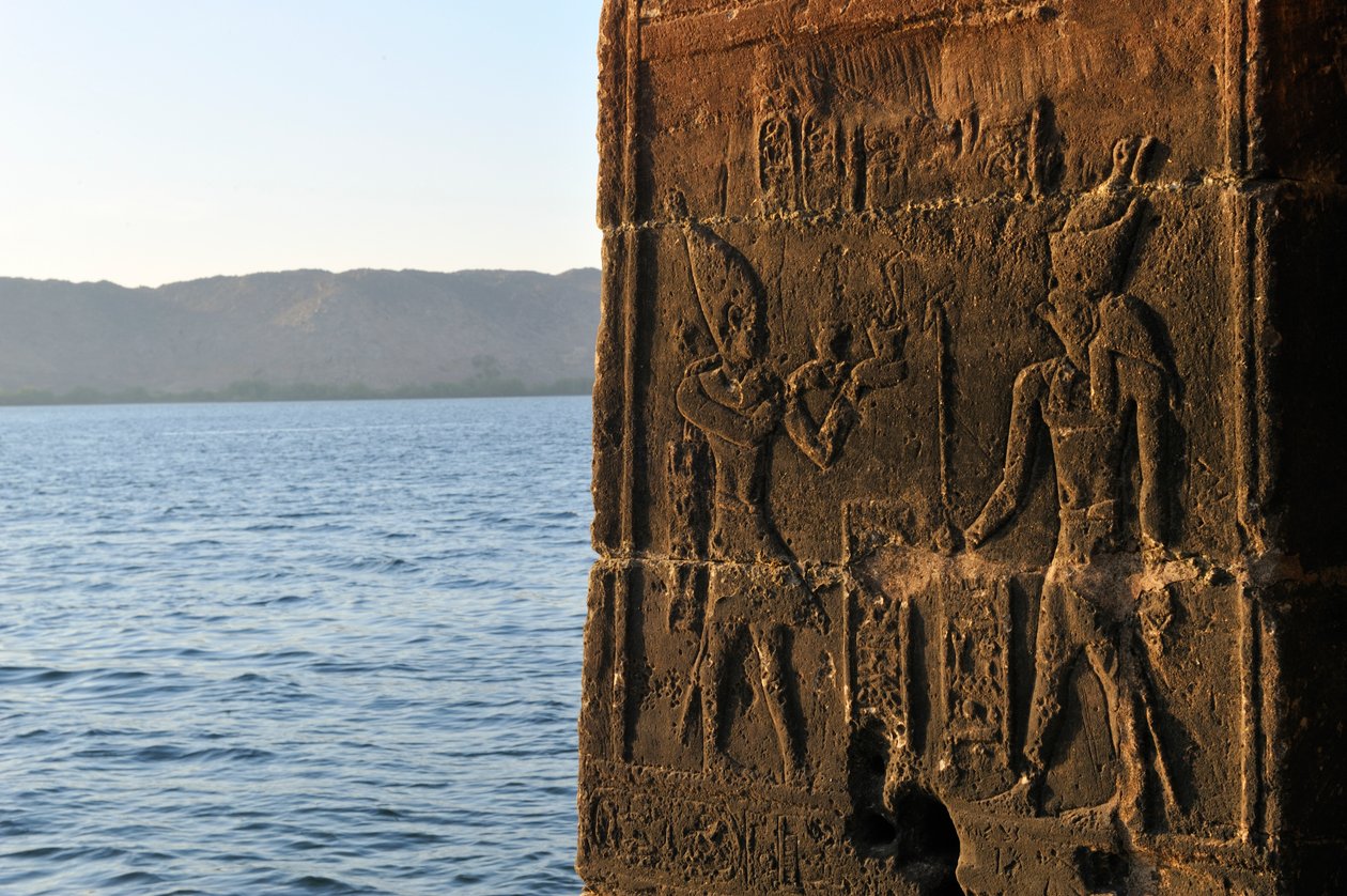 De sidste faraoer, MM7836, Egypten, Philae-templet, Aswan, Ptolemæertiden, Isis-templet, 2011 (foto) af Kenneth Garrett