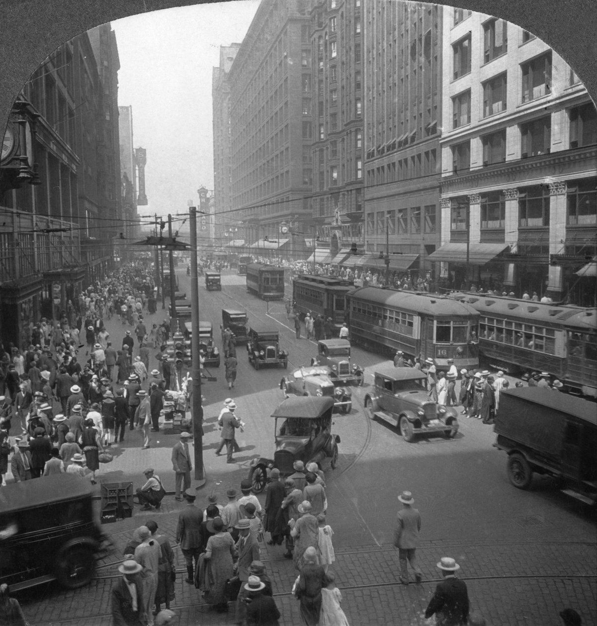 I hjertet af shoppingdistriktet på State Street, Chicago, Illinois, USA, begyndelsen af det 20. århundrede af Keystone View Company