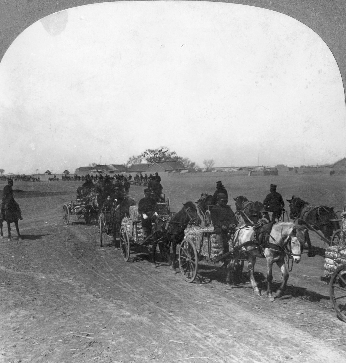 Japansk militærtransporttog, Manchuriet, 1906 af Keystone View Company