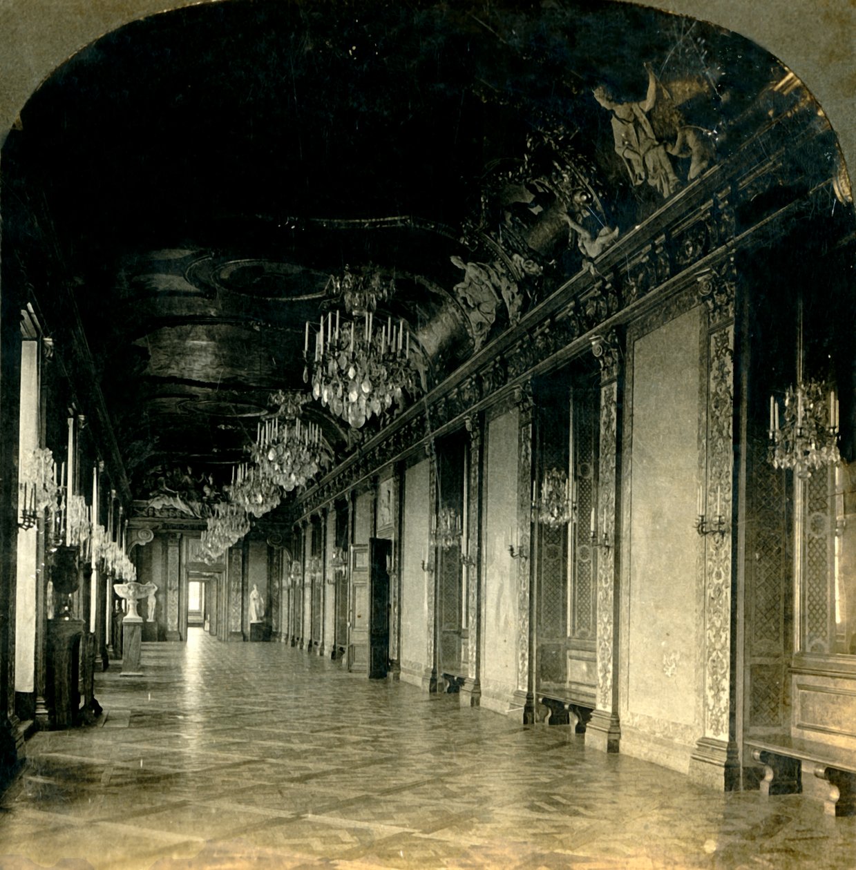 Den Store Selskabssal, Kongeslottet, Stockholm, Sverige, 1904. af Keystone View Company