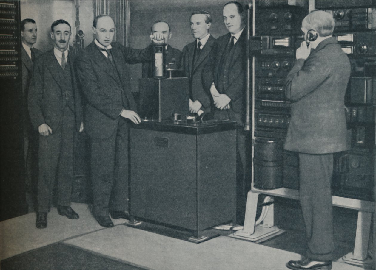 The New Magic: Sending Pictures by Wireless and the Unescapable Telephone, c1935 af Keystone View Company