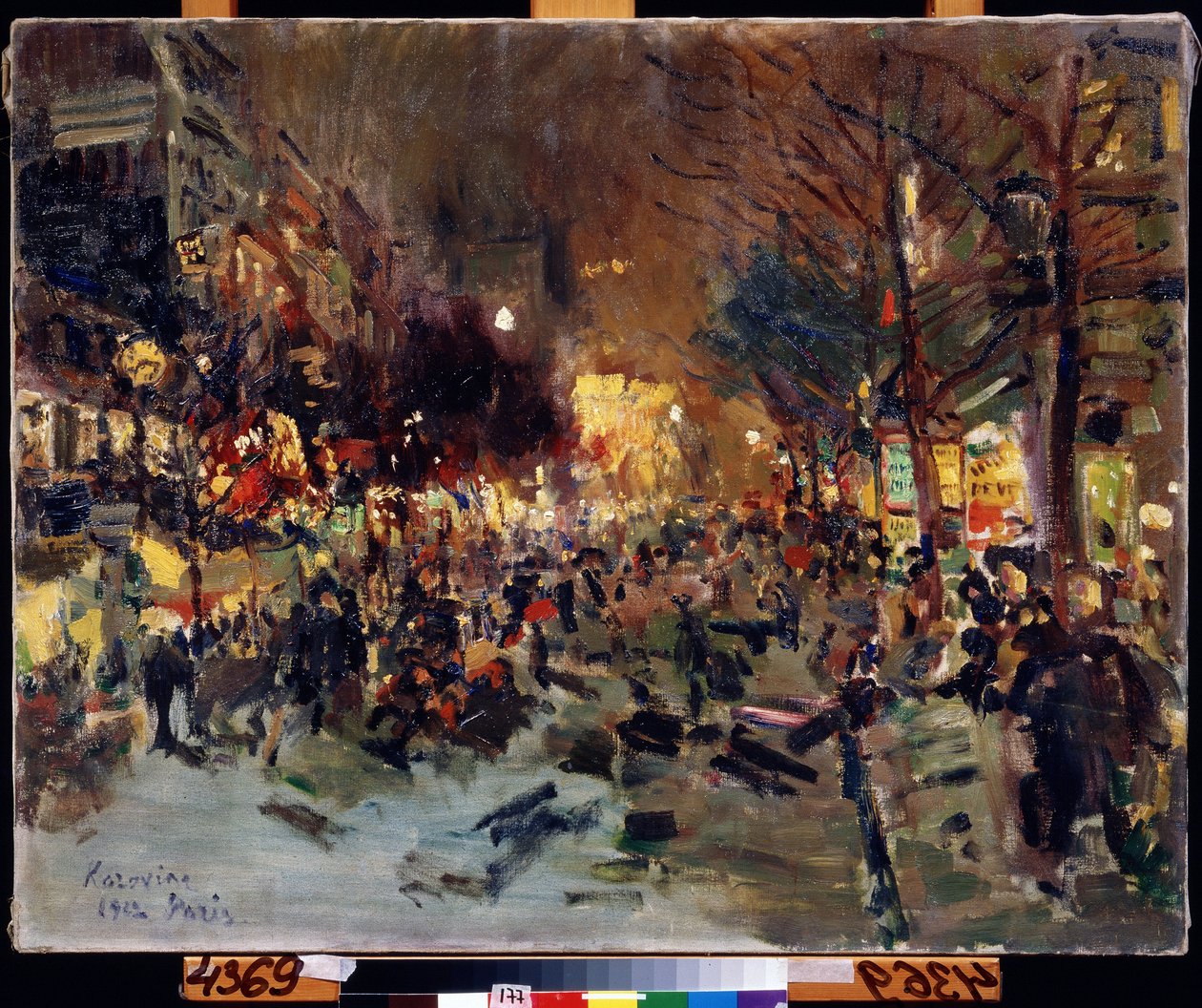 Grand Boulevard i Paris (Boulevard i Paris). Udsigt over den travle gade om aftenen. Du kan se Morris-søjler til højre. Maleri af Konstantin Alexeyevich Korovin (Constantin Korovin) (1861-1939), olie på lærred af Konstantin Alekseevich Korovin
