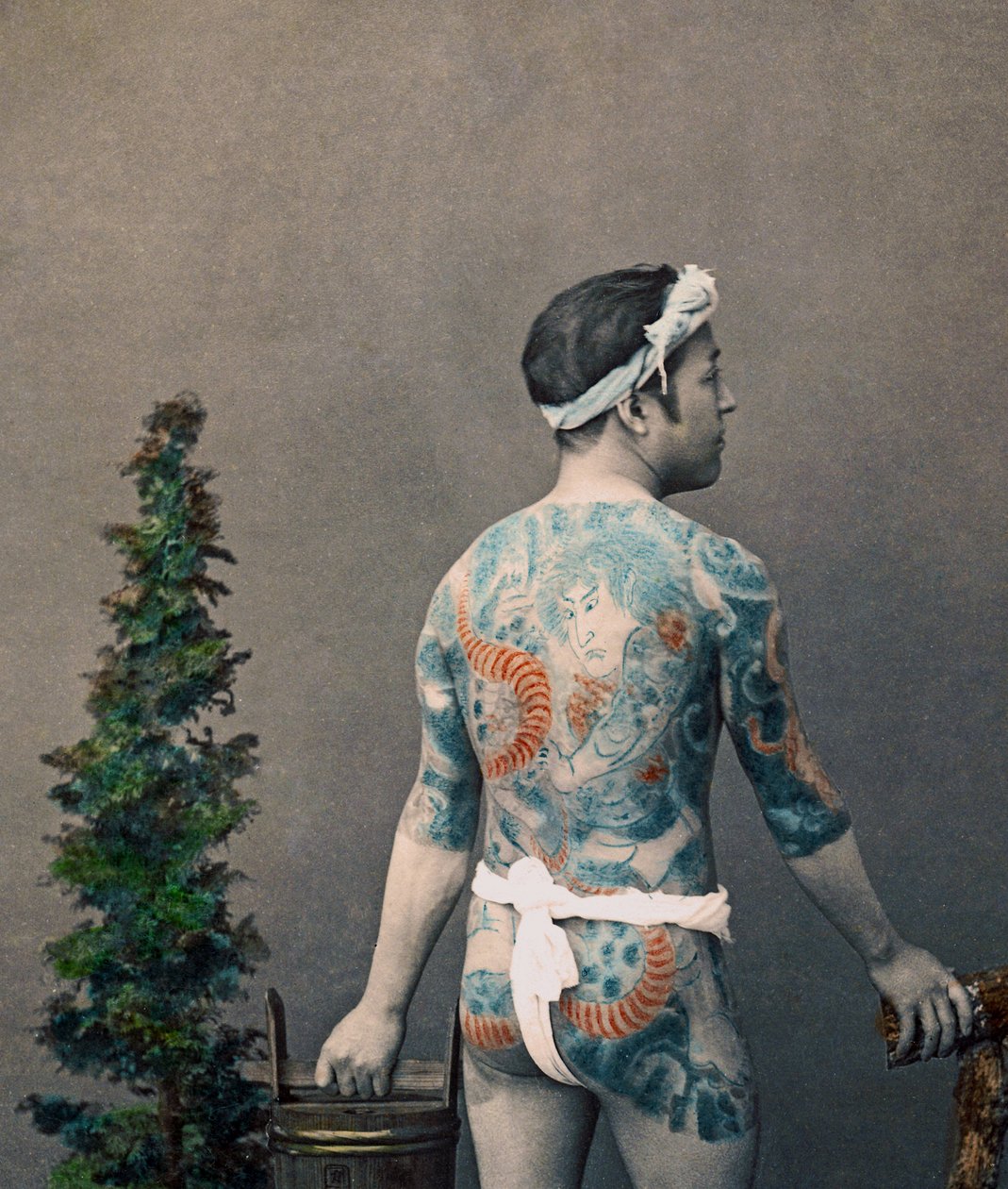 Tatoveret japansk Betto-Groom, ca. 1880 (håndfarvet albumin-tryk) af Kusakabe Kimbei
