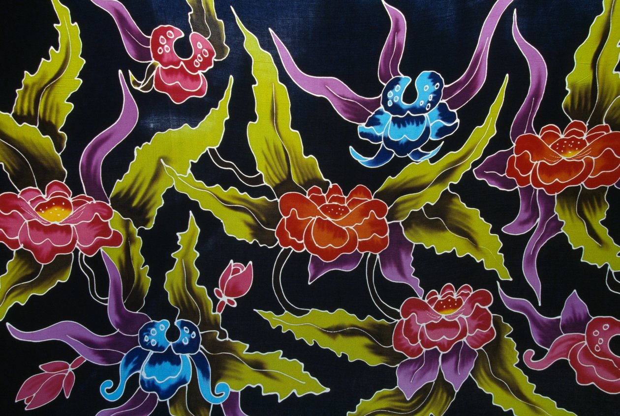 Sarong stof dekoreret med blomstermotiver, øen Moorea, Society Islands, Fransk Polynesien (den franske republiks oversøiske territorium), detaljer af Amadeo (after) Modigliani