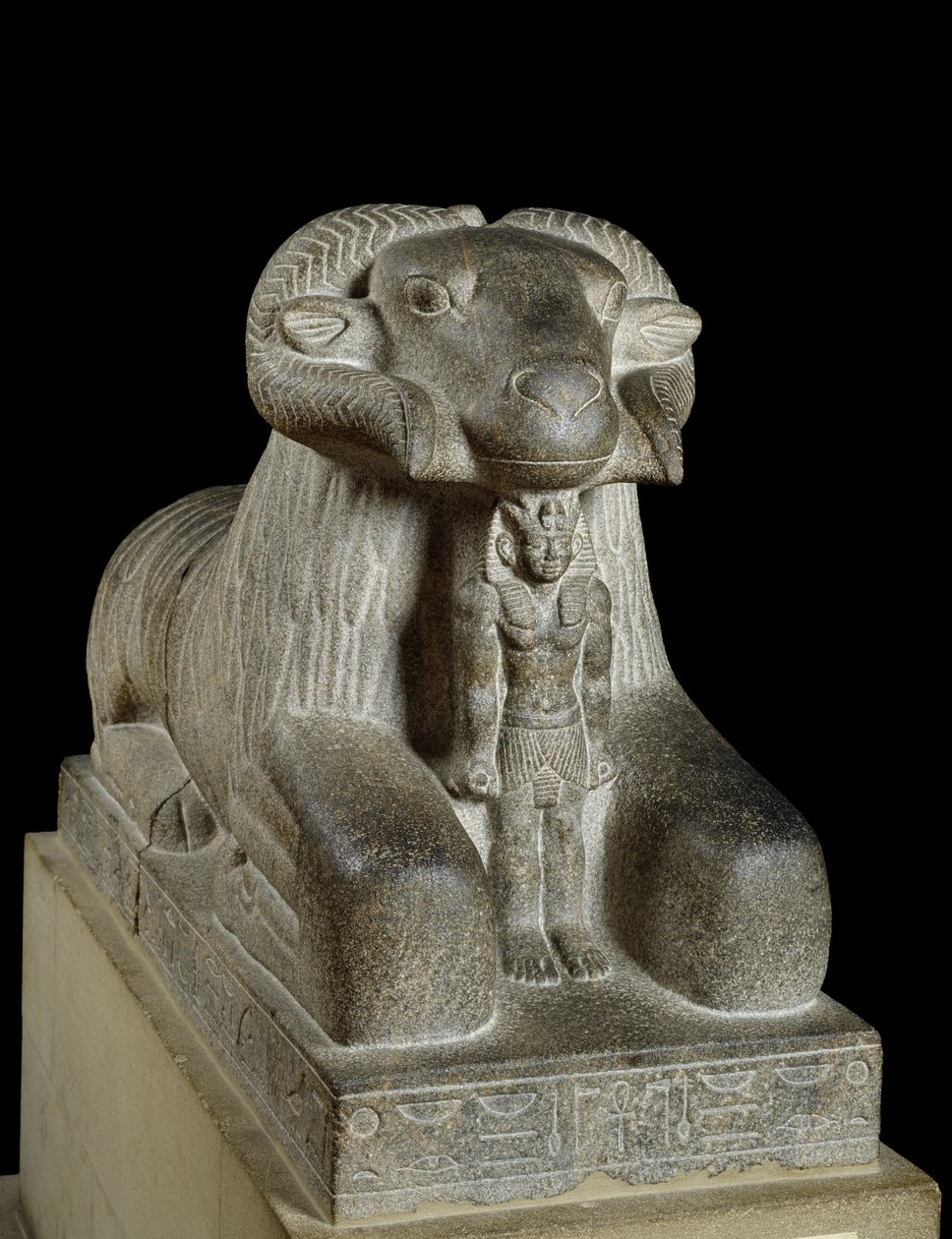 Statue af Amuns vædder, c.680 f.Kr. granit af Late Period Egyptian