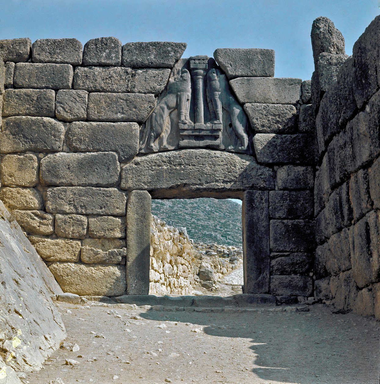 Løvernes port: stedet for den antikke by Mykenes på Peloponnes (1500-1100 f.Kr.) Grækenland af Late Helladic Period Mycenaean