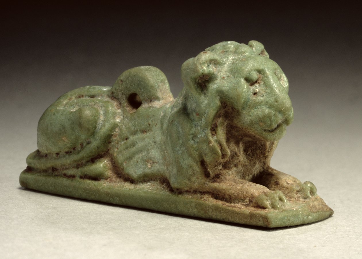 Liggende løveamulet (grøn fajance) af Late Period Egyptian