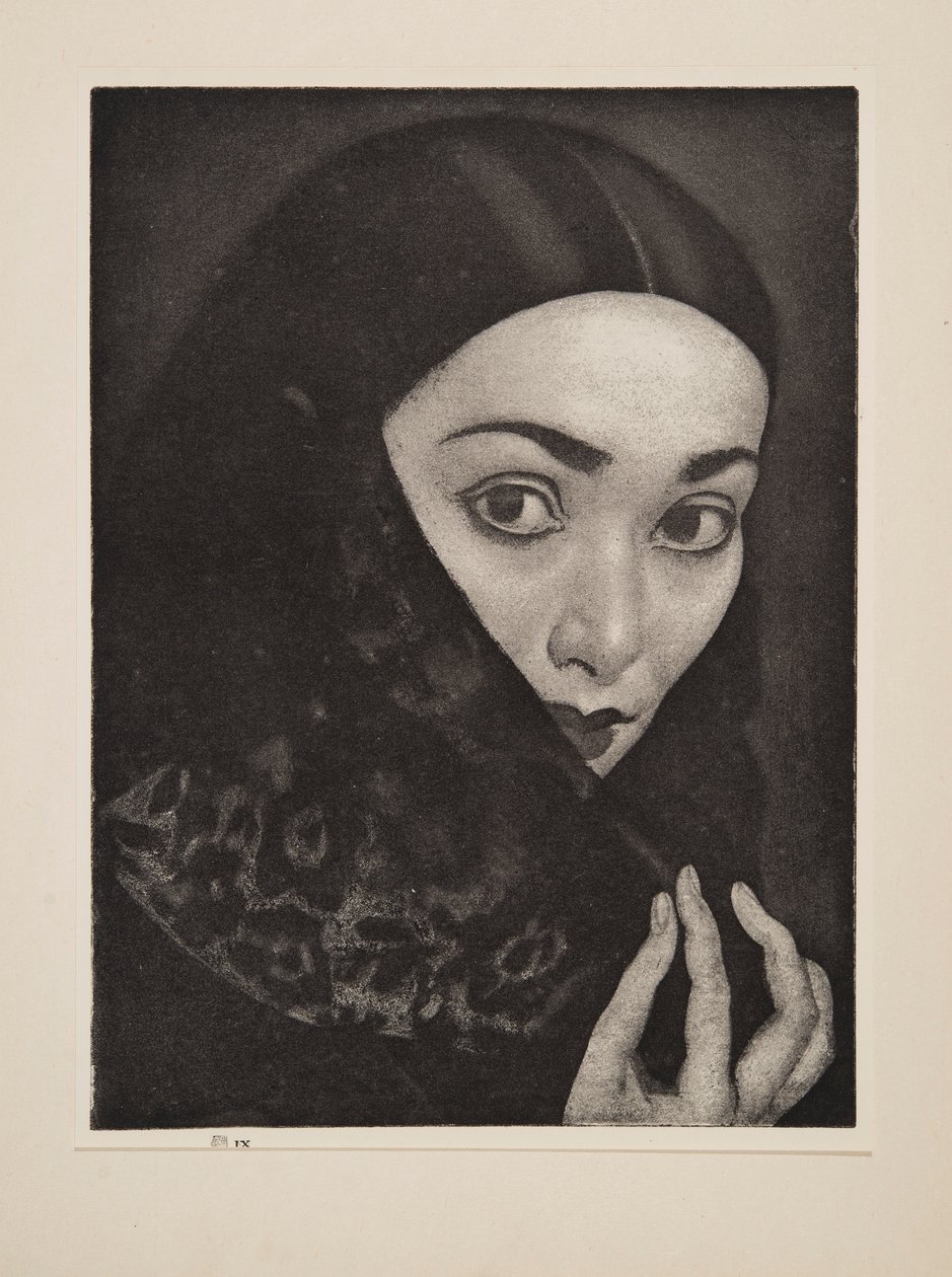 Dame med et sjal, pub. 1926. af Laura Knight