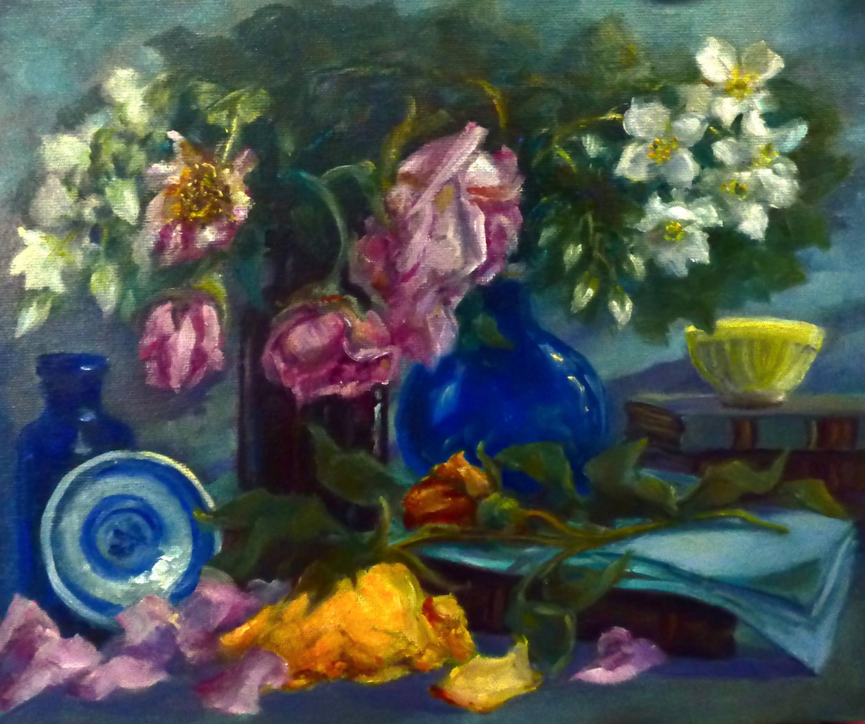 Faldende roser og appelsinblomst, 2020 af Lee Campbell