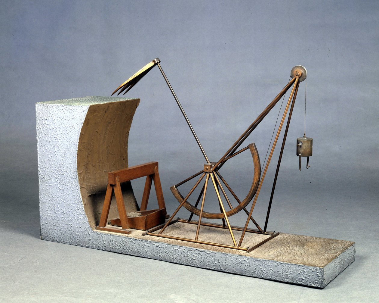 Leonardo da Vinci gravemaskine (Leonardo da Vinci) - Museum for Videnskab og Teknikker af Leonardo da Vinci, i Milano af Leonardo da (after) Vinci