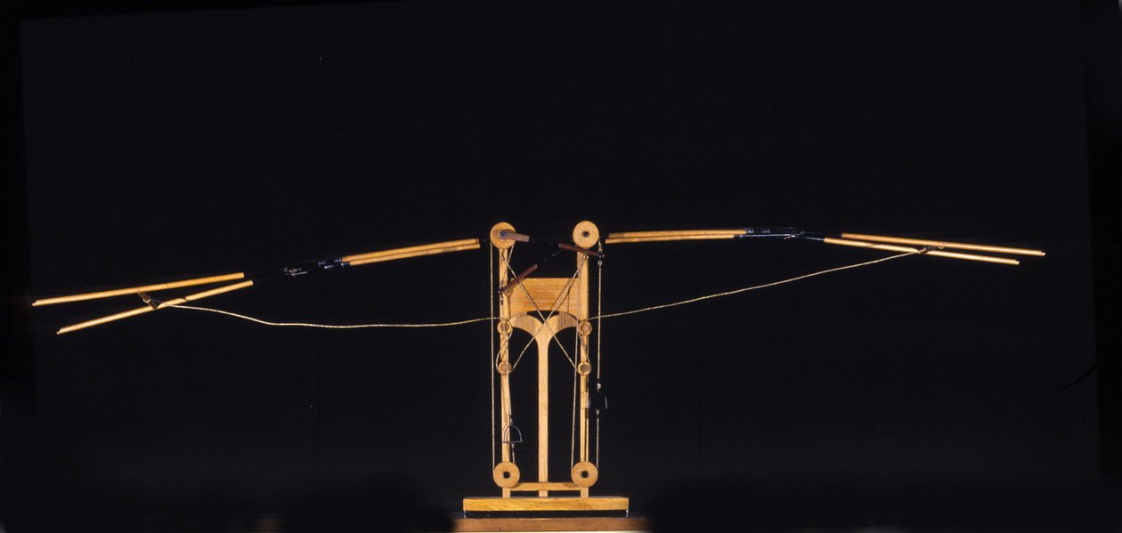 Maskine til flyvning med vingevinger. Model fra tegningen af Leonardo da Vinci (Leonardo da Vinci). Museum for Videnskab og Teknologi, Milano. af Leonardo da (after) Vinci