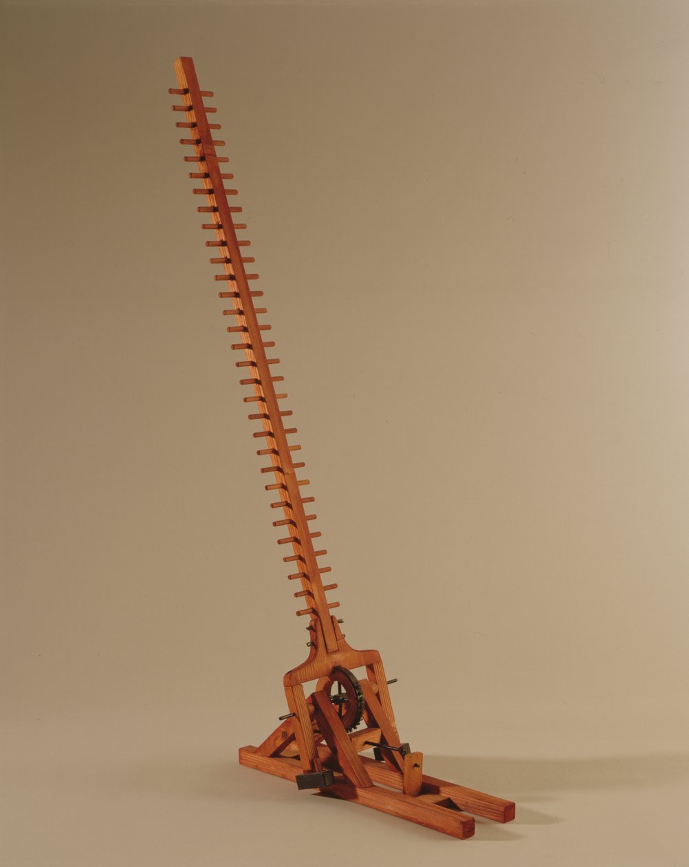 Modelrekonstruktion af da Vincis design til en stige (træ og metal) af Leonardo da Vinci