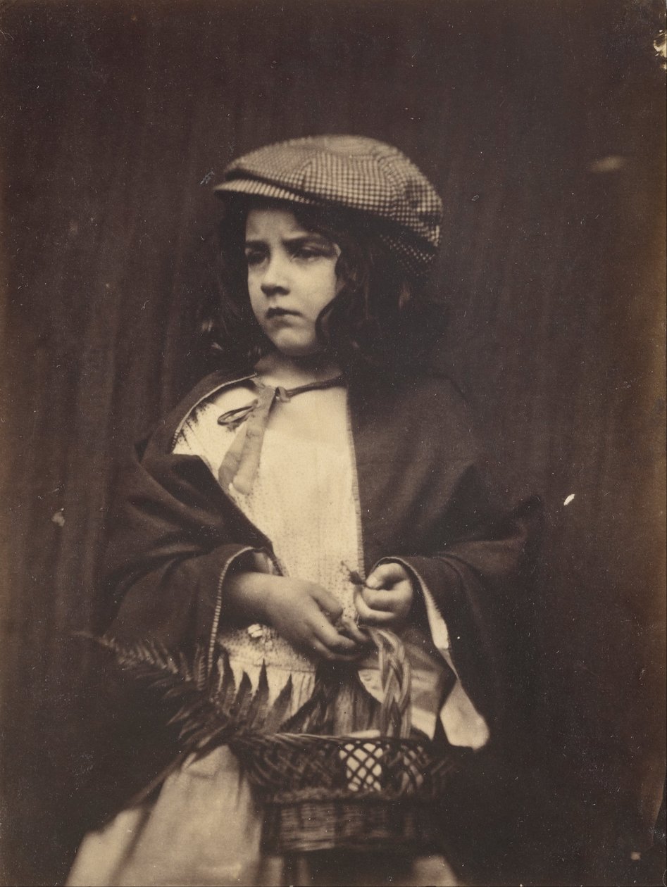 Ung pige holder en kurv af Lewis Carroll