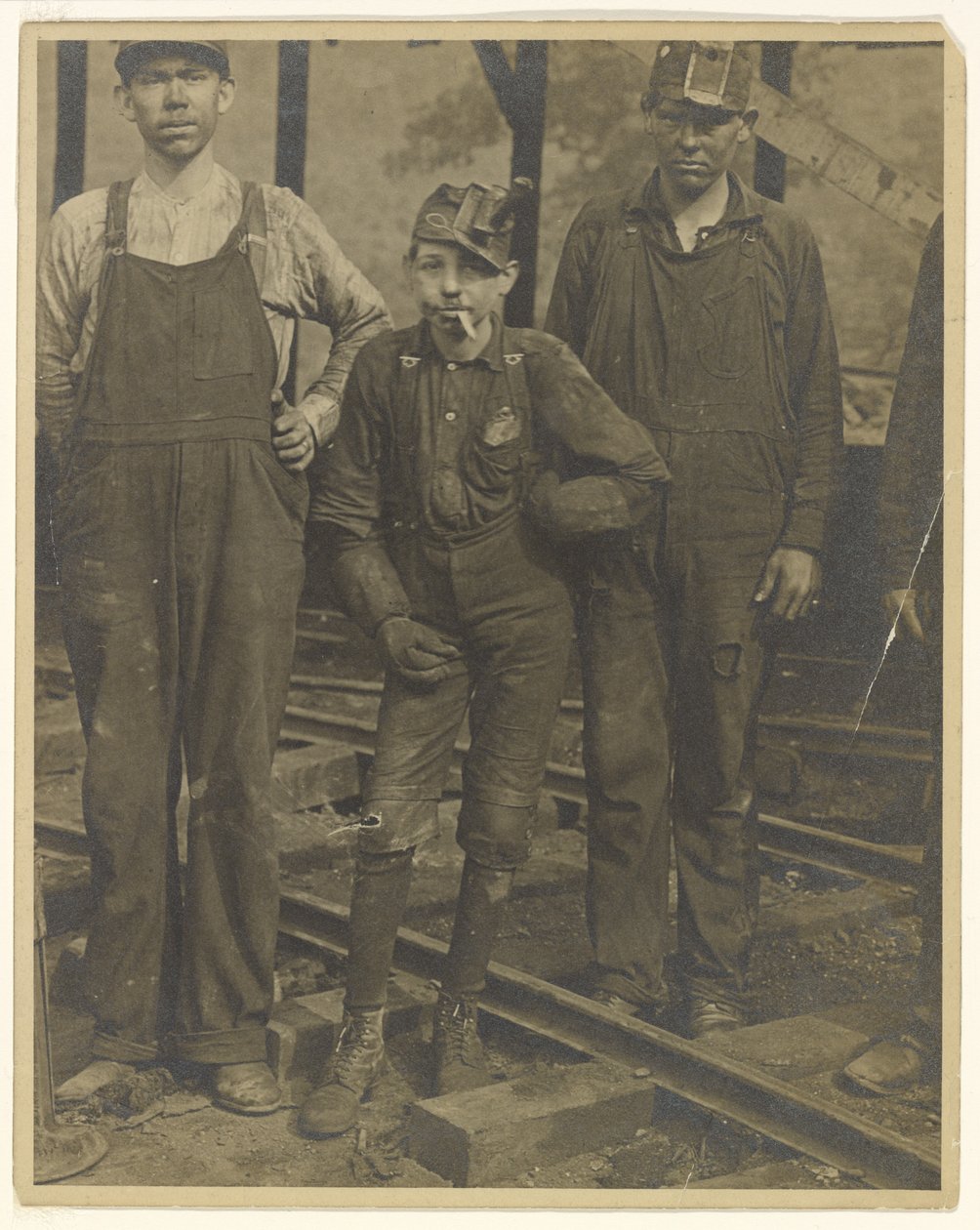 [Tre minearbejdere (S. Pittston, Pennsylvania)] af Lewis W. Hine