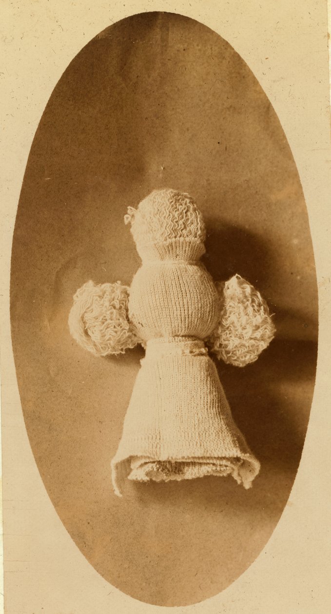 En dukke lavet af affaldsmateriale af et barn i en trikotagefabrik, hvor mor arbejder af Lewis Wickes Hine