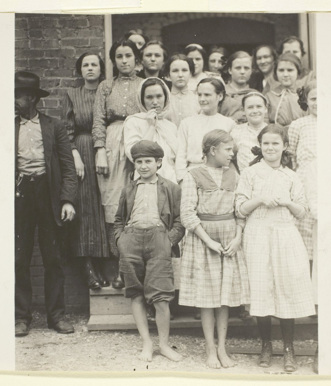 Alle er arbejdere i Walker County Hosiery Mills, Lafayette, Georgia af Lewis Wickes Hine