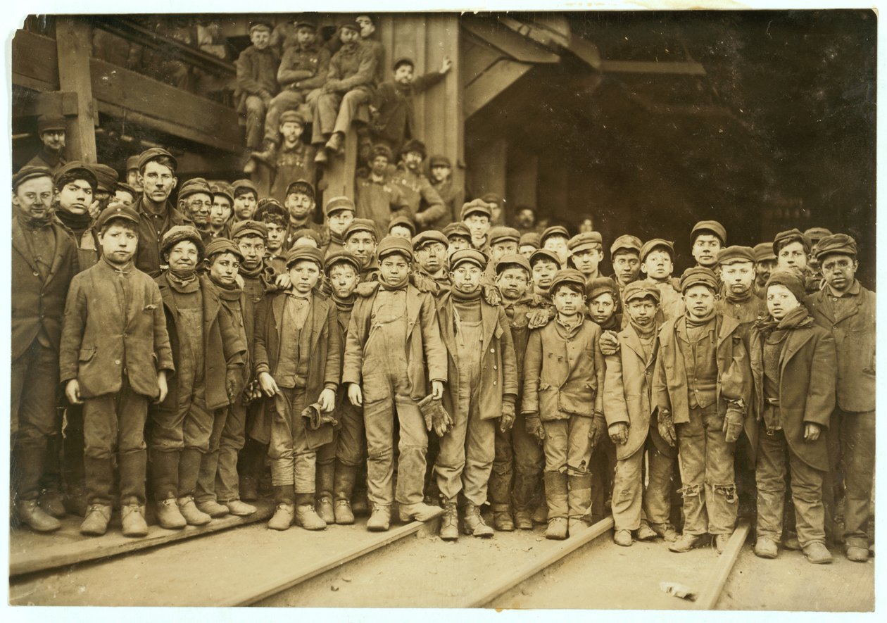 Breaker-drenge, der sorterer kul i hånden hos Ewen Breaker of Pennsylvania Coal Co, South Pittston, Pennsylvania, 1911 af Lewis Wickes Hine