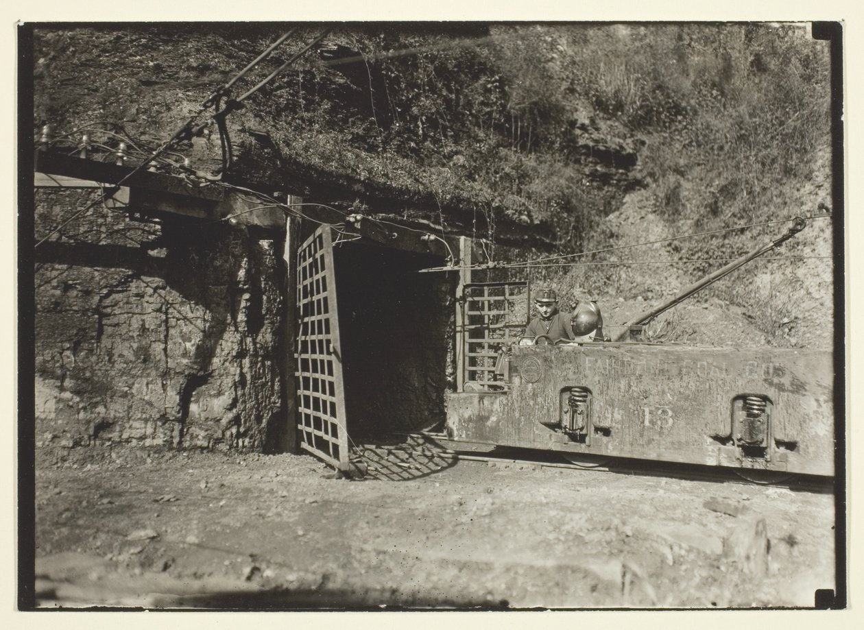Motor til kultog, West Virginia af Lewis Wickes Hine