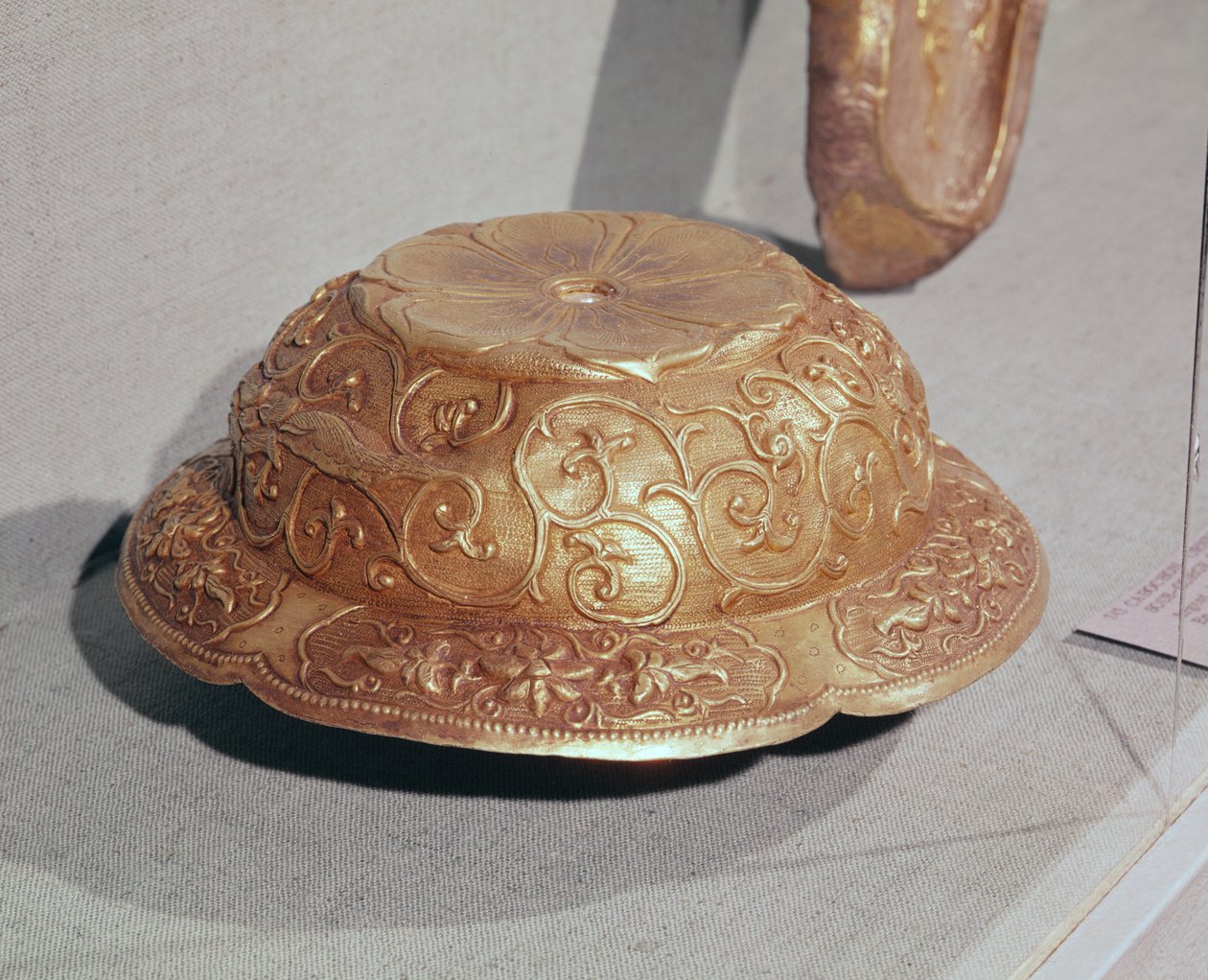 Ornament fra hestesele, ca. 959 e.Kr. (forgyldt sølv) af Liao Dynasty Chinese School