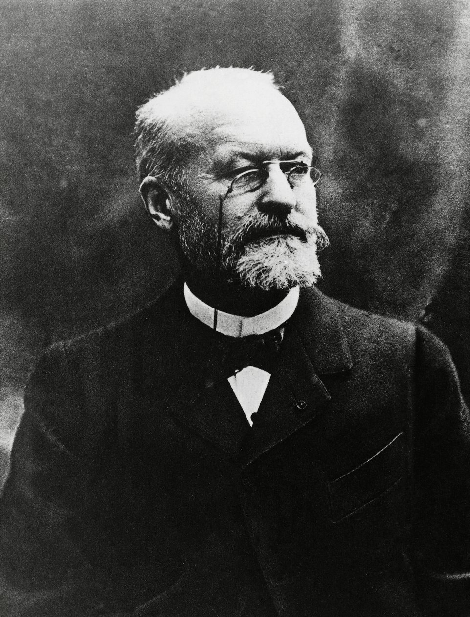 Portræt af Charles Louis Alphonse Laveran (1845-1922), fransk medicinsk bakteriolog, Nobelprisen i medicin i 1907, billede af Eugene Pirou (1841-1909) af Unbekannt Unbekannt