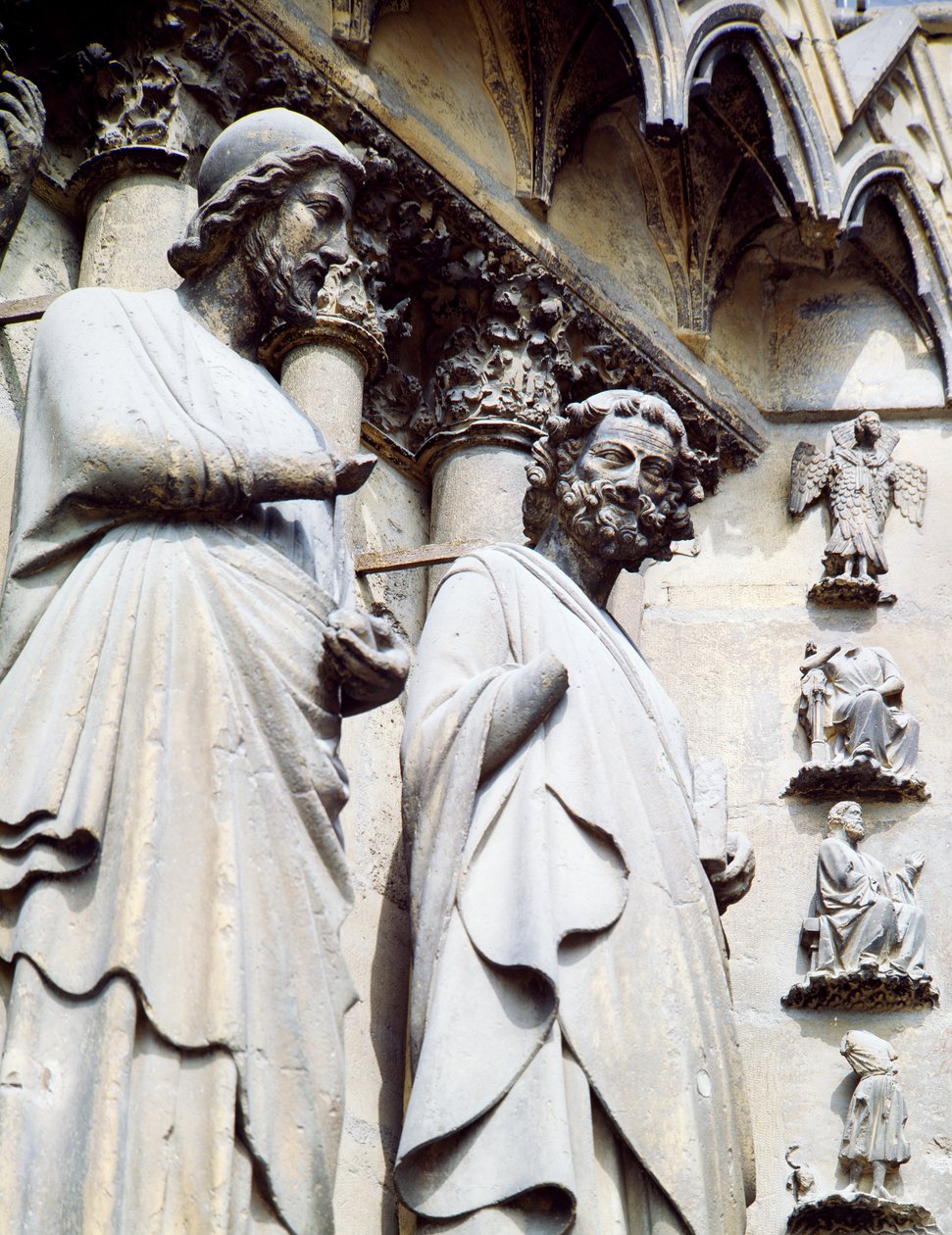 Statue af apostel, detalje af syddøren til katedralen Notre-Dame (UNESCOs verdensarvsliste af Unbekannt Unbekannt