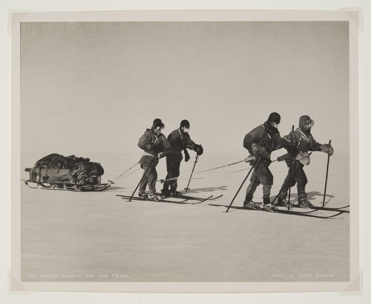 Polarfesten på sporet (bromidtryk) af Lieutenant Henry Robertson Bowers