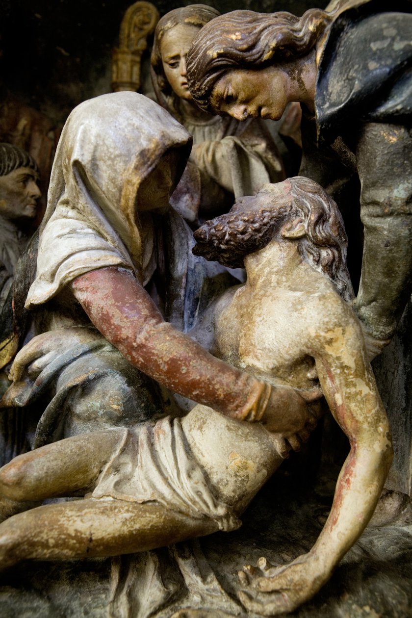 Altertavle, højre panel, detalje, Afsætningen fra korset (malet sten) af Ligier Richier