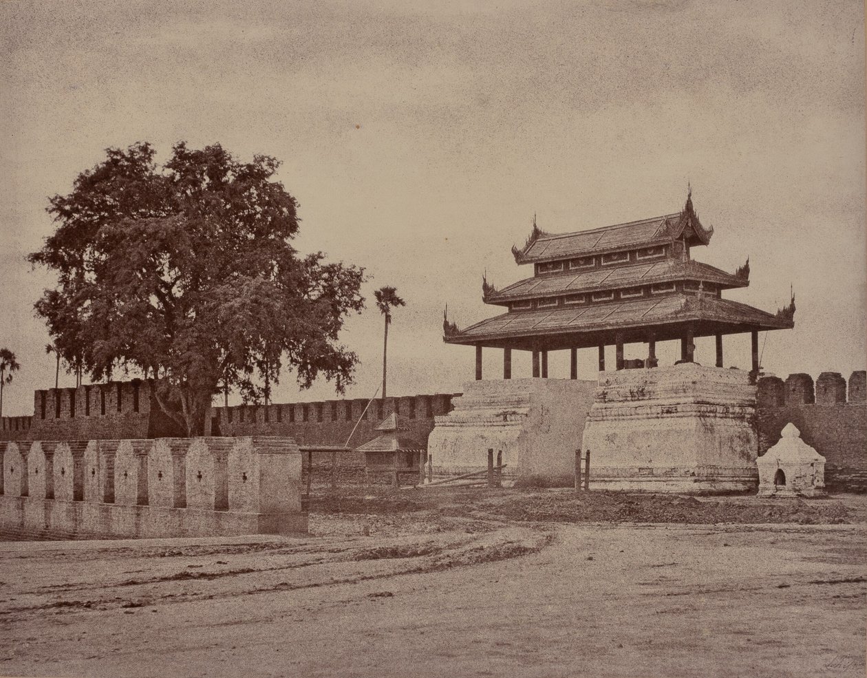 Amerapoora: Ooh-nein Gate of the City af Linnaeus Tripe