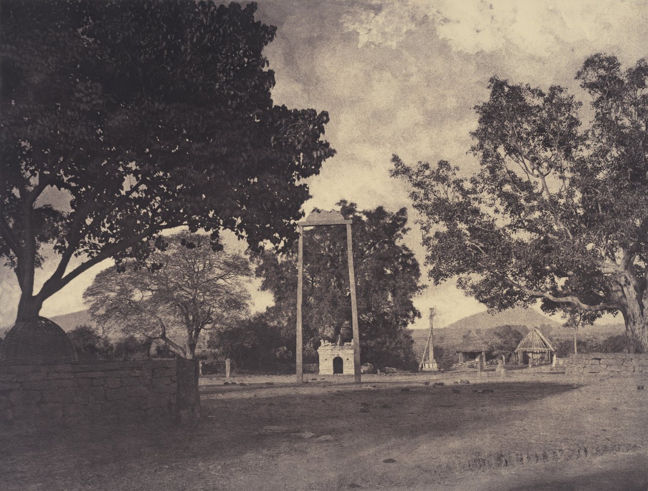 Beekinpully: Permauls gynge på Mariammah Covil, december 1857-januar 1858 (foto) af Linnaeus Tripe