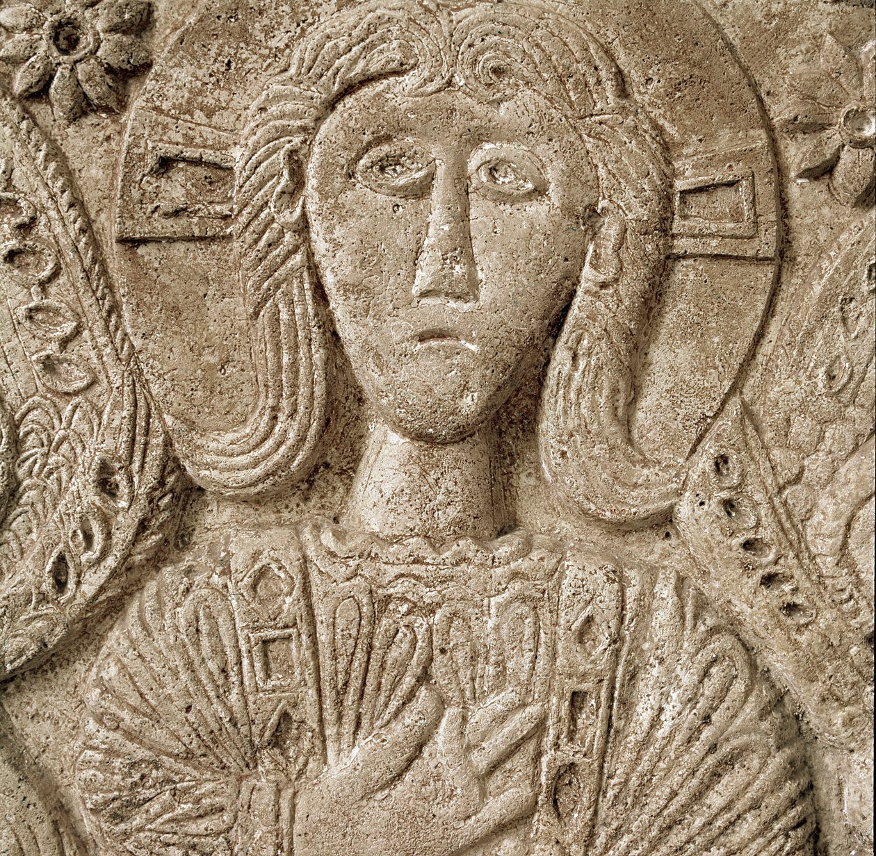 Middelalderens arkæologi (middelalderen). Barbarkunst fra Lombardiet: detalje af Kristus, lavrelief af hertug Rachis alter. Skulptur, Lombard kunst, 737-744. Cividale del Friuli, Chretien Museum, katedralens skat af Lombard School
