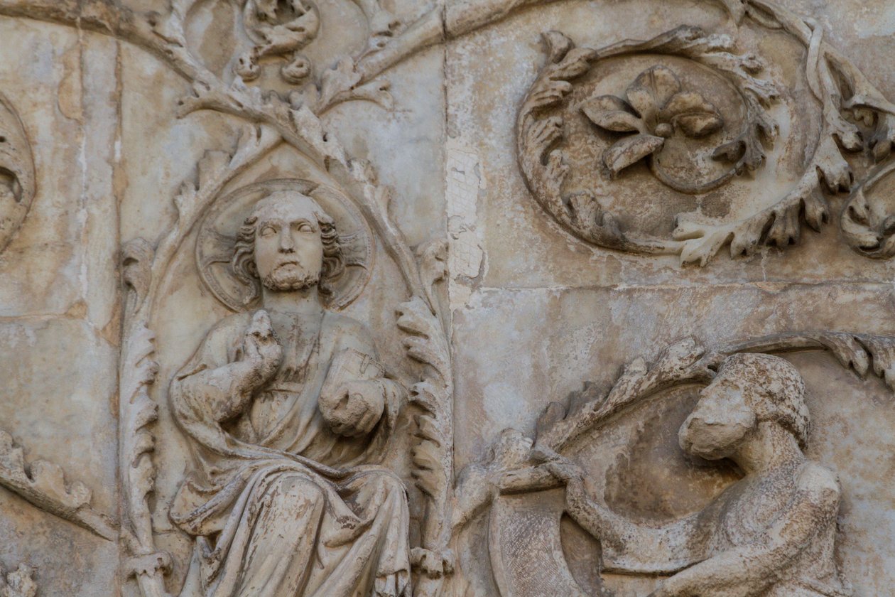 Jesse træ og messianske profetier, detaljer, Historier om Genesis, basrelieffer af Lorenzo Maitani (før 1275-1330), anden søjle, facade af Orvieto katedral, Umbrien, Italien af Lorenzo Maitani