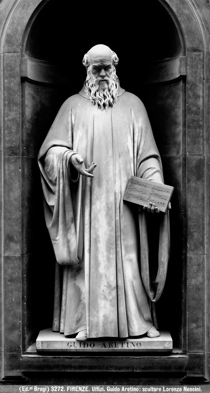 Statue af Guido af Arezzo (marmor) af Lorenzo Nencini