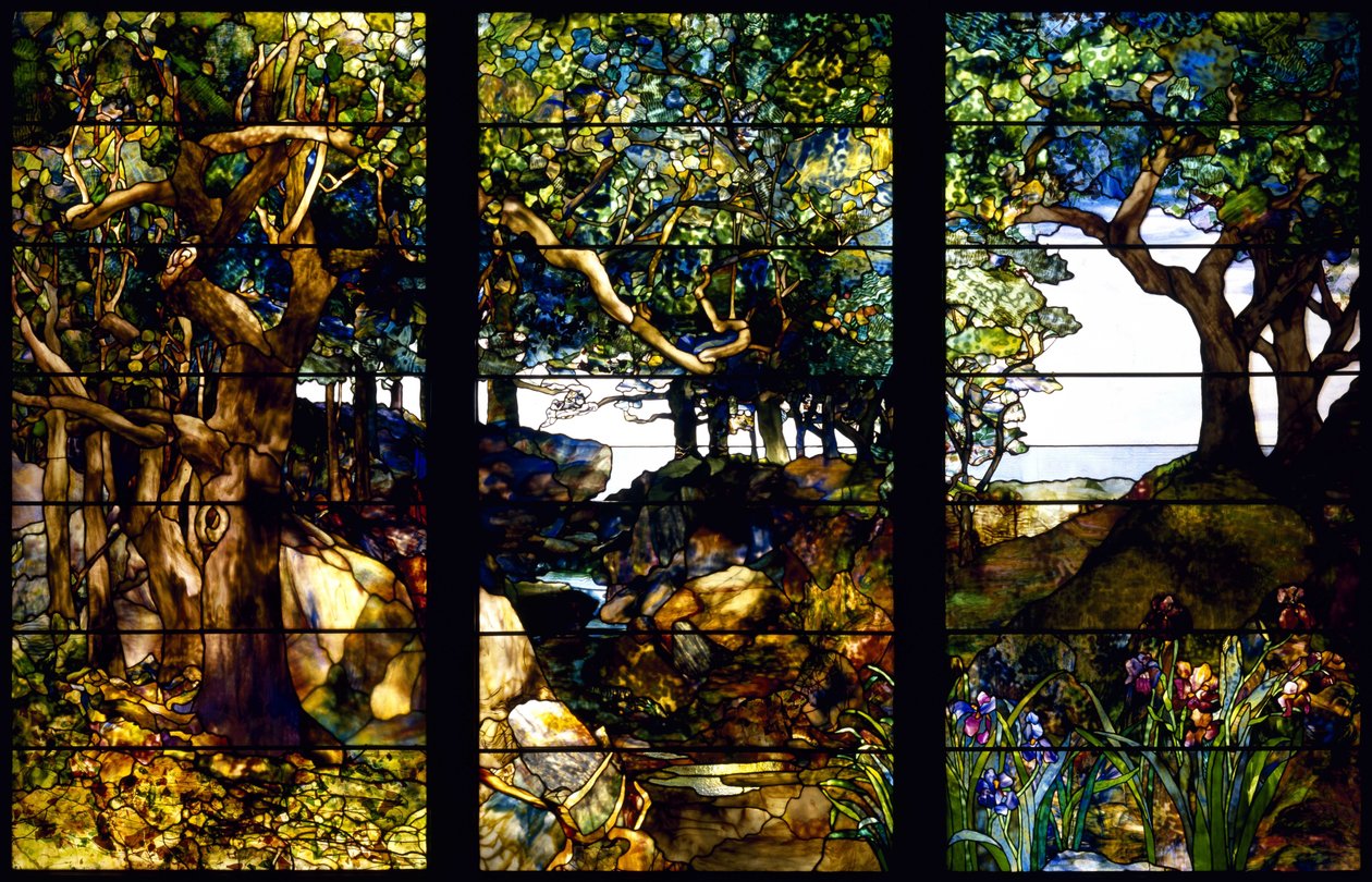Et skovklædt landskab i tre paneler af Louis Comfort Tiffany