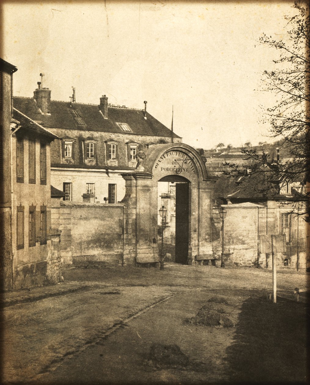 Døråbning til Sèvres Factory af Louis-Rémy Robert