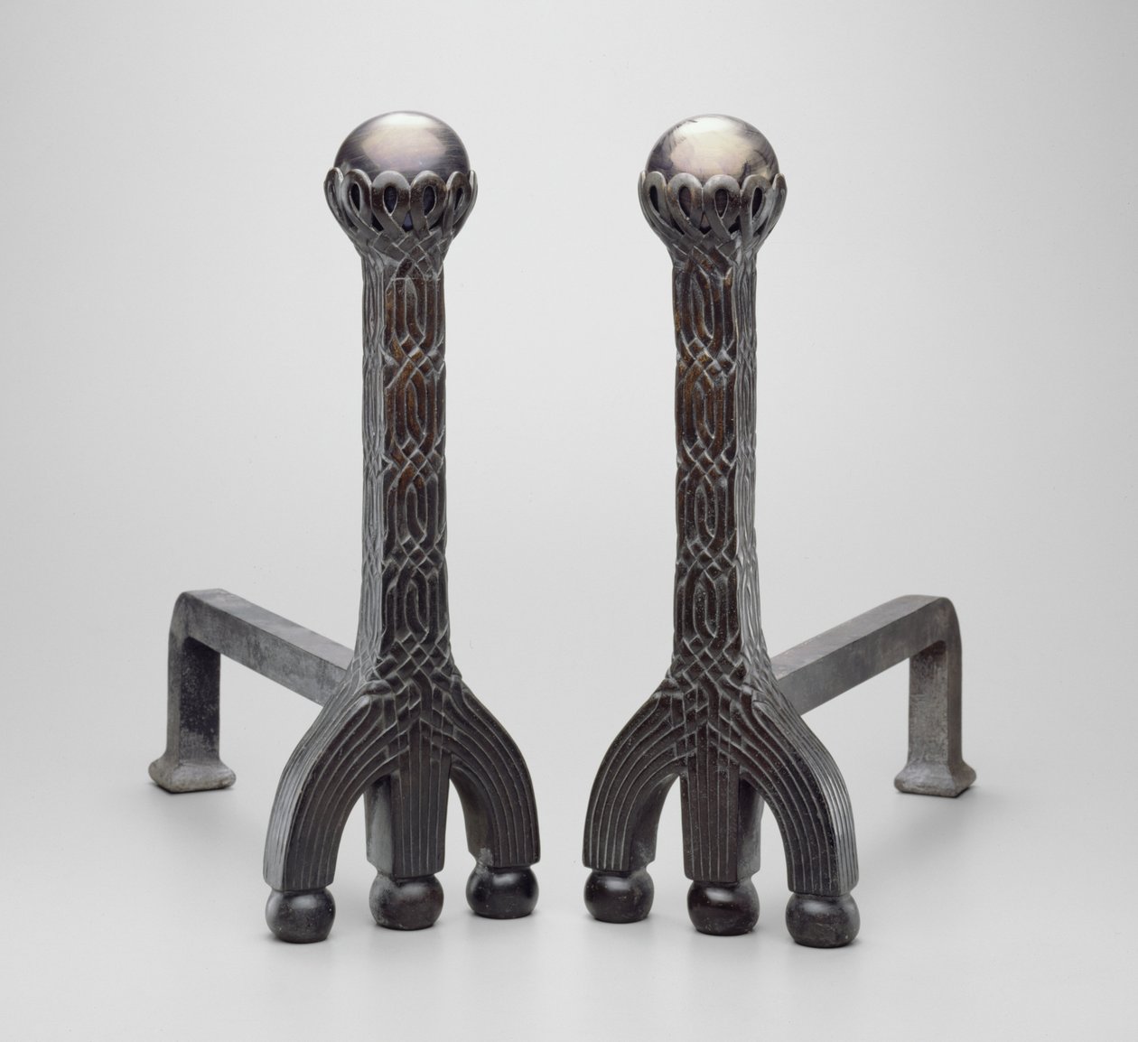 Par andirons, ca. 1892/1902 (bronze med favrile glas) af Louis Comfort Tiffany