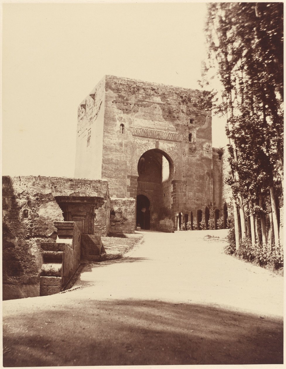 Granada, Alhambra, indgangsporten til fæstningen, 1860 (foto) af Louis de Clercq