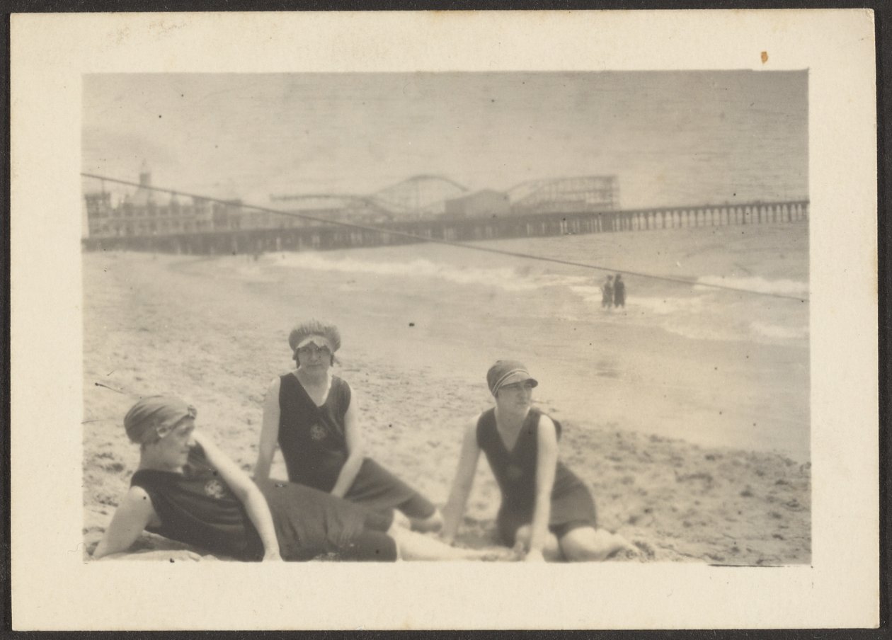 [Figurer på stranden nær Santa Monica Pier] af Louis Fleckenstein