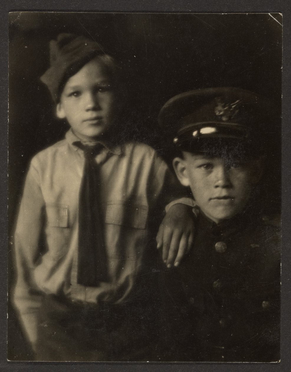 [Firenzes sønner i militærdragter]. af Louis Fleckenstein
