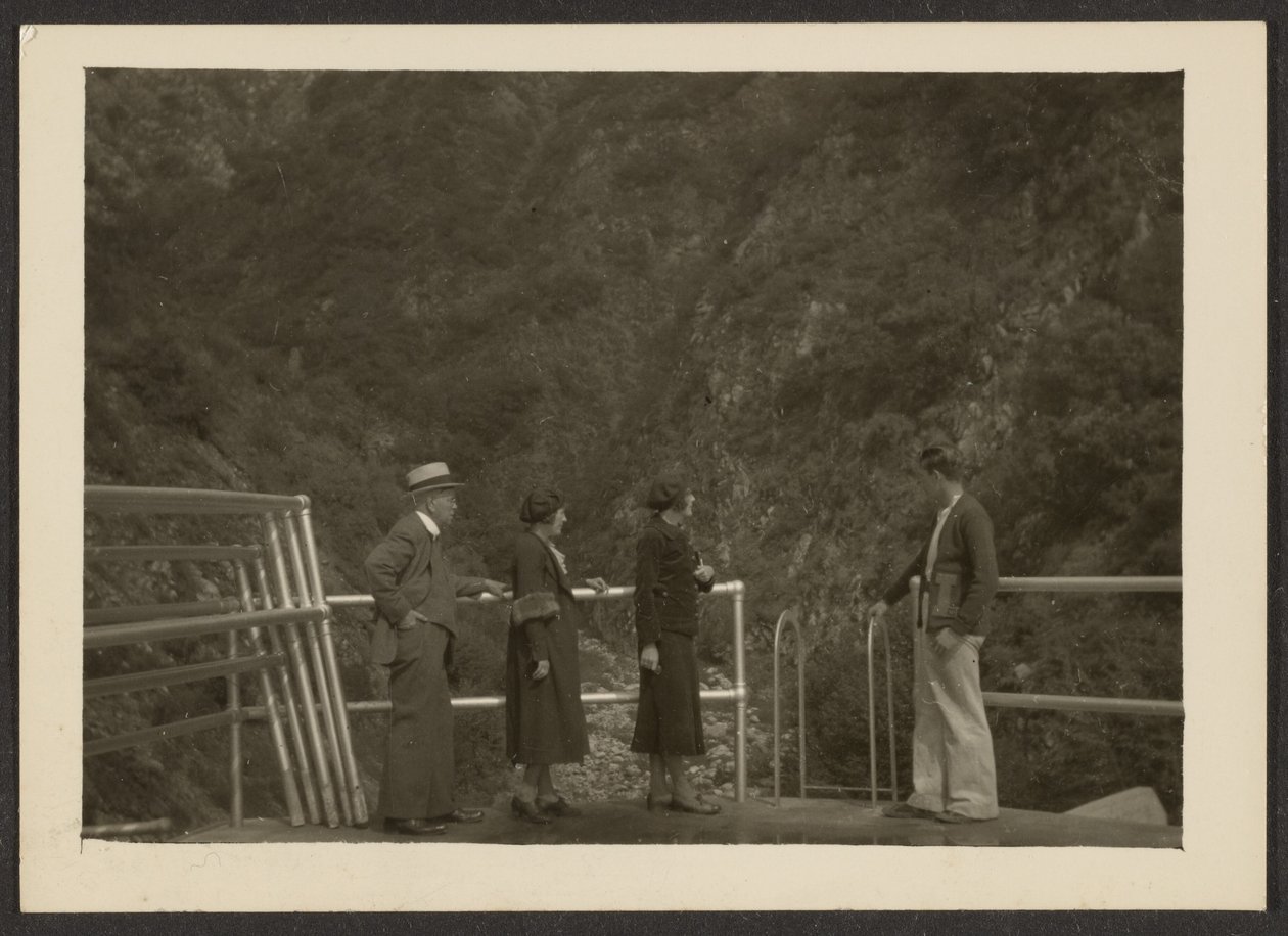 [Gruppe ved Vista Point] af Louis Fleckenstein