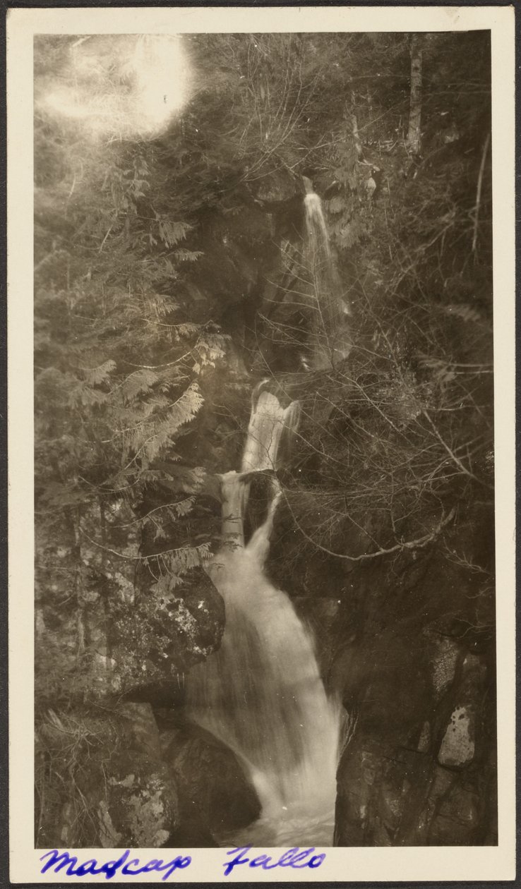 [Madcap Falls] af Louis Fleckenstein