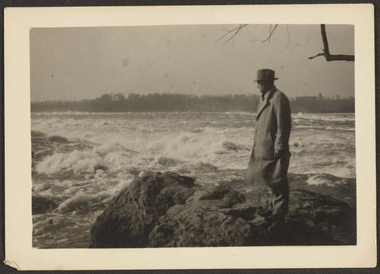 [Mand ved havet] af Louis Fleckenstein