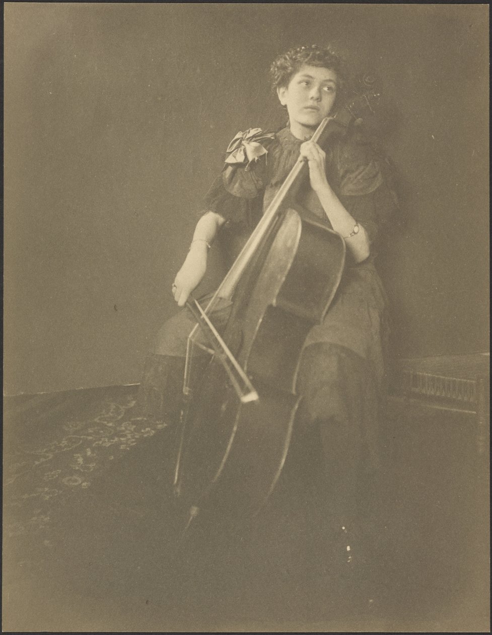 [Portræt af en kvinde, der spiller cello]. af Louis Fleckenstein