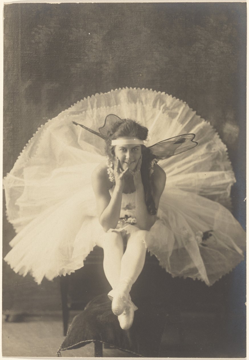 [Ung ballerina med fe-vinger] af Louis Fleckenstein