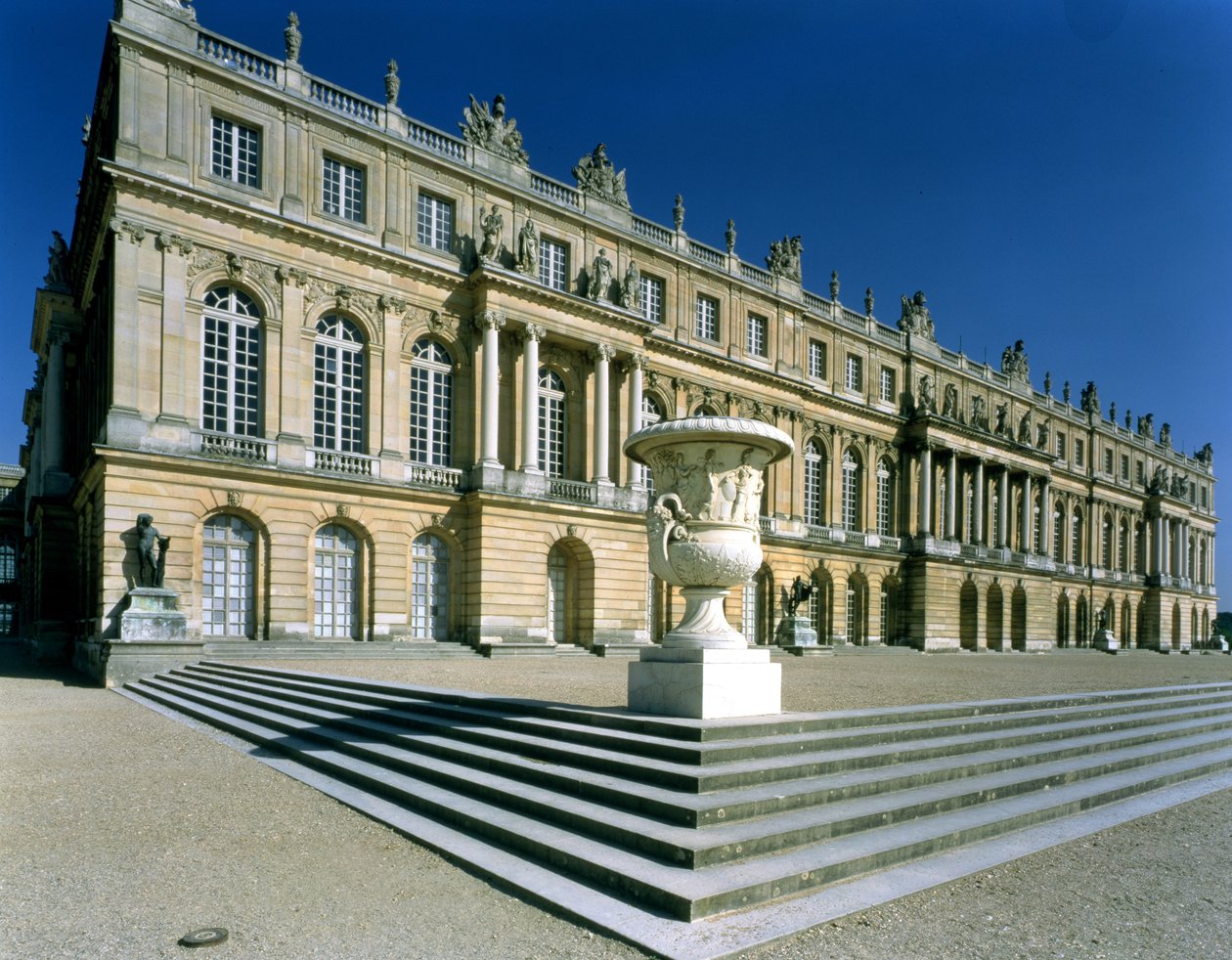 Hovedafsnit af havefacaden, 1668-84 af Louis Le Vau