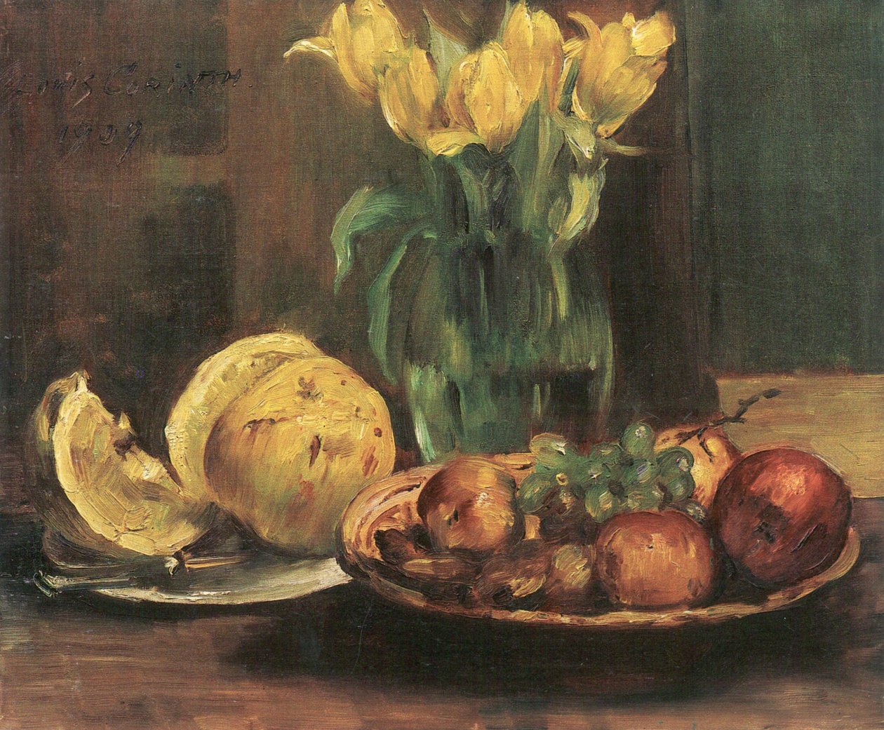 Stilleben med gule tulipaner, æbler og grapefrugt af Lovis Corinth