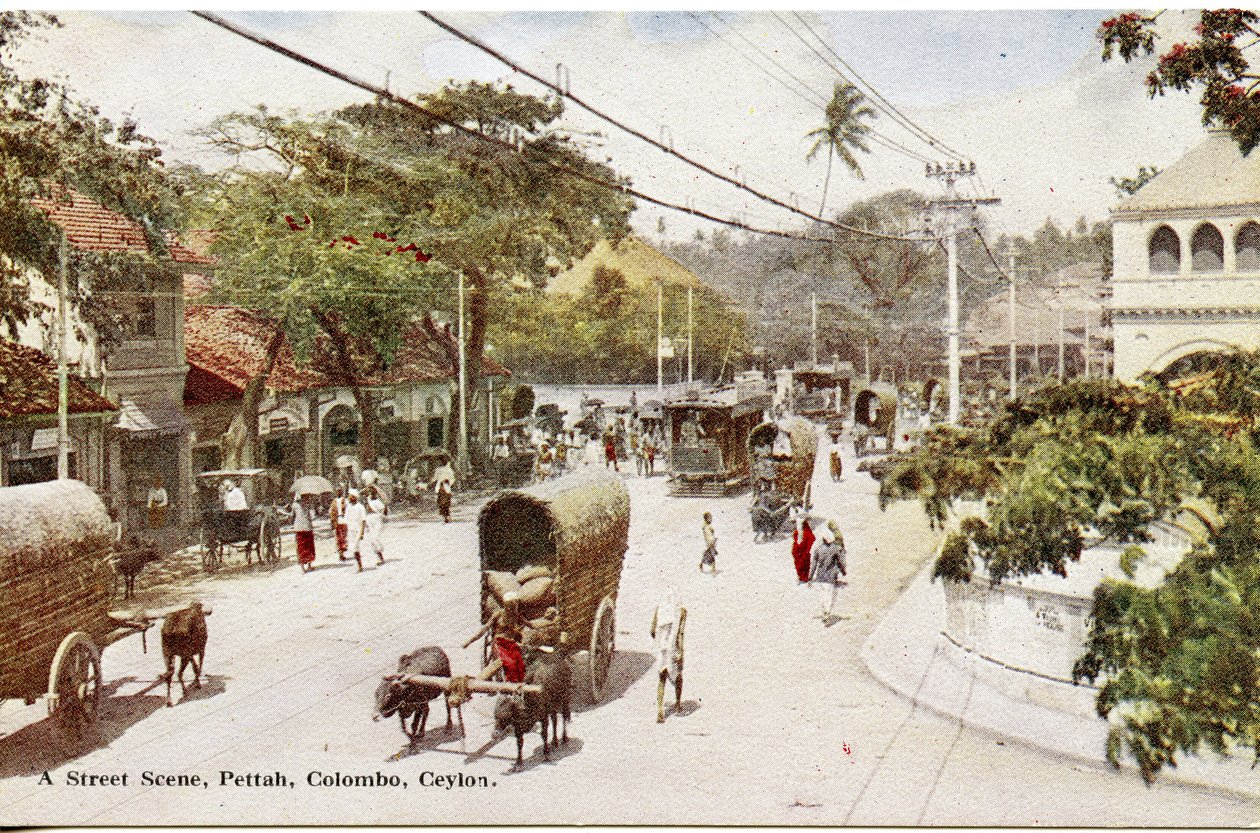 Gadescene, Pettah, Colombo, Ceylon, ca. 1900-20 (håndkoloreret fotografi) af Ltd. Ceylon Plâté