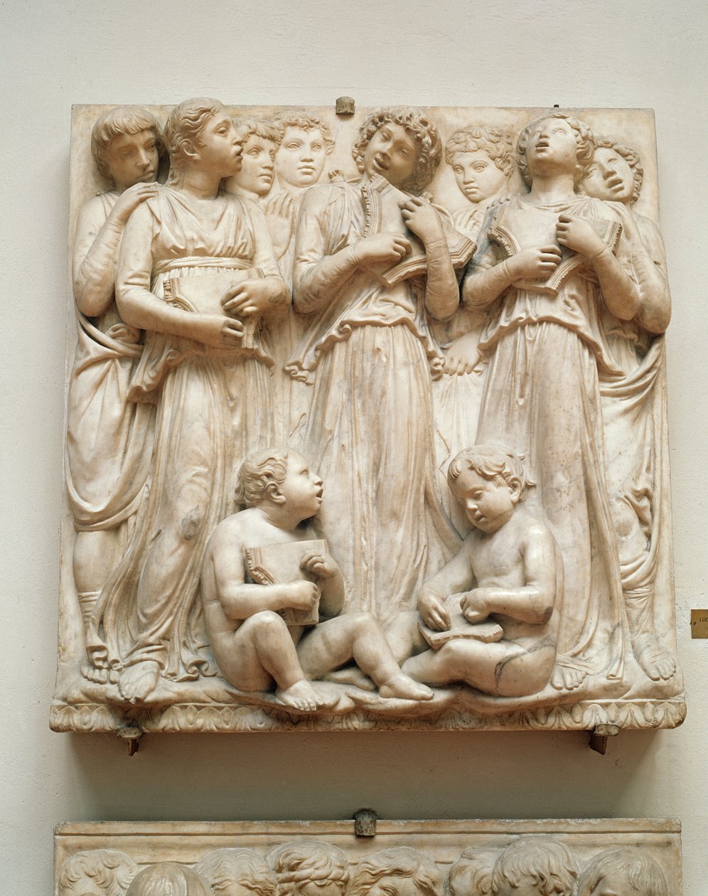 Syngende engle, relief fra Cantoria, ca.1432-38 (marmor) af Luca Della Robbia