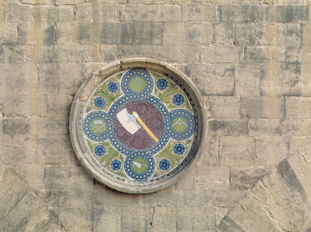 Stemma af stenhugger- og tømrergilde, 1440-45 (glaseret terracotta) af Luca Della Robbia