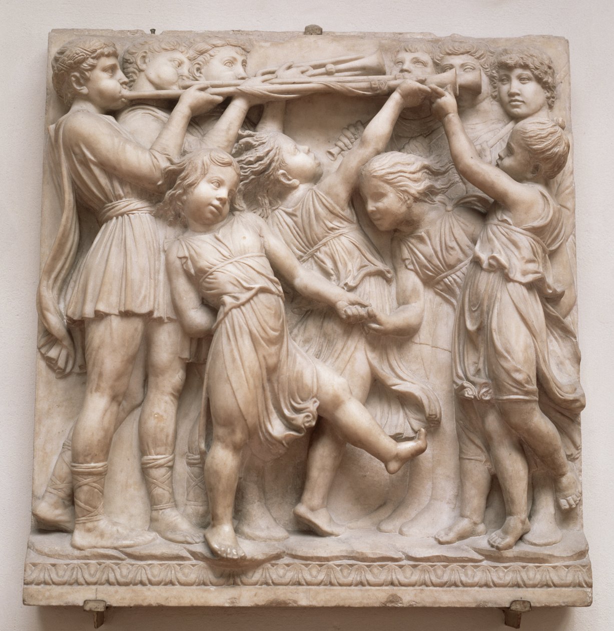 Trompeterende engle, relief fra Cantoria, ca.1432-38 (marmor) af Luca Della Robbia